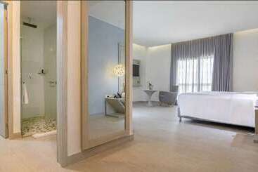هتل Cartagena Karmairi - Adults Only