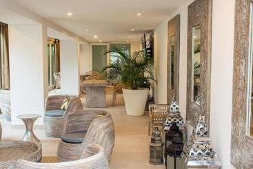 هتل Cartagena Karmairi - Adults Only