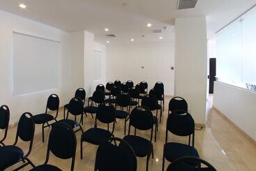 هتل One Culiacan Forum