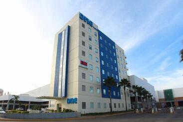 هتل One Culiacan Forum