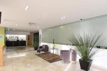 هتل One Culiacan Forum
