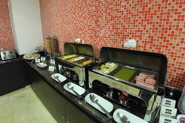 هتل One Culiacan Forum
