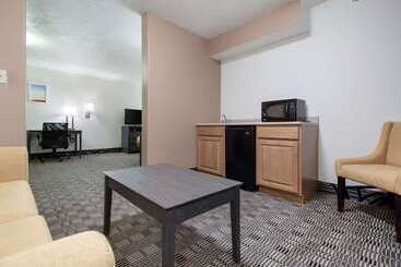 هتل Quality Inn & Suites