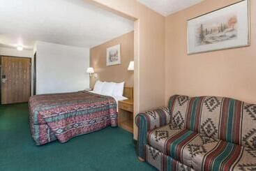 هتل Quality Inn & Suites