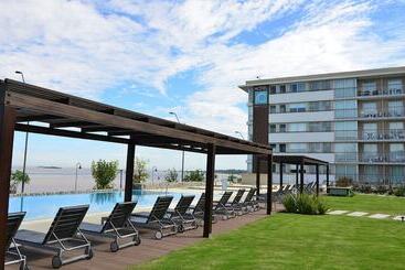 Real Colonia Hotel & Suites