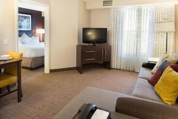 هتل Residence Inn By Marriott Fort Collins