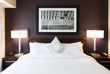 هتل Residence Inn By Marriott Fort Collins