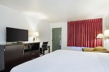 هتل Rodeway Inn
