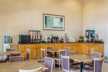 هتل Rodeway Inn Oceanside Marina