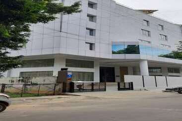 Отель Shravanti Sarovar Portico Bengaluru