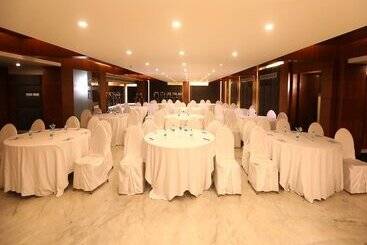 Отель Shravanti Sarovar Portico Bengaluru