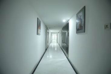 Отель Shravanti Sarovar Portico Bengaluru