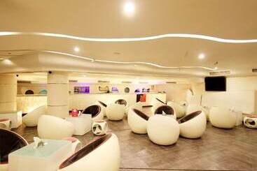 Отель Shravanti Sarovar Portico Bengaluru