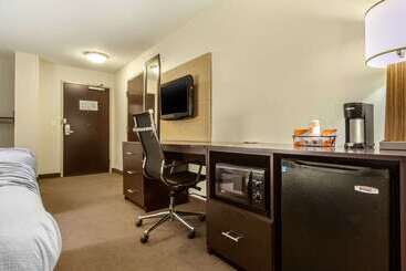 هتل Sleep Inn & Suites Grand Forks Near Alerus Center