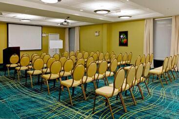 هتل Springhill Suites By Marriott Lake Charles