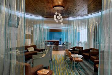 هتل Springhill Suites By Marriott Lake Charles