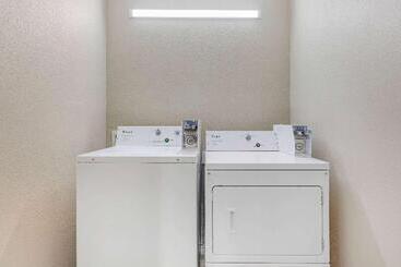 هتل Super 8 By Wyndham Harker Heights Killeen   Fort Cavazos