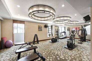The La Hotel 新世界伟瑞酒店