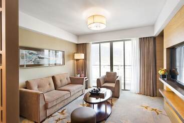 The La Hotel 新世界伟瑞酒店