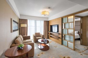 The La Hotel 新世界伟瑞酒店