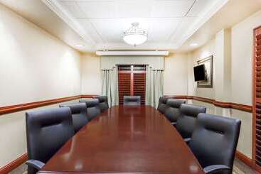 هتل Wingate By Wyndham Columbia / Lexington