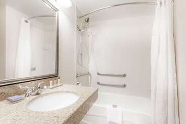 هتل Wingate By Wyndham Columbia / Lexington