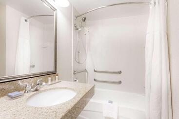هتل Wingate By Wyndham Columbia / Lexington