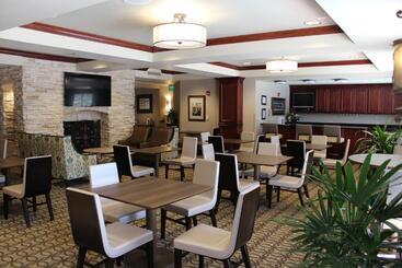 هتل Wingate By Wyndham Columbia / Lexington