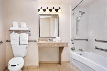 هتل Wingate By Wyndham Columbia / Lexington