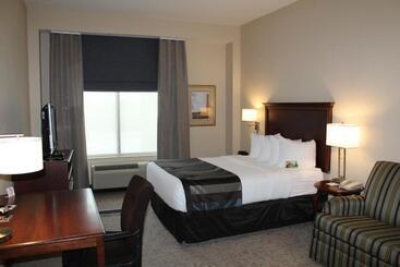 هتل Wingate By Wyndham Columbia / Lexington