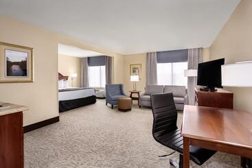 هتل Wingate By Wyndham Columbia / Lexington