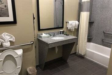 هتل Wingate By Wyndham Lake Charles Casino Area