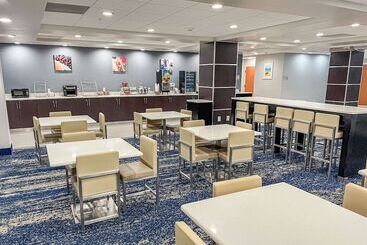 هتل Wingate By Wyndham Panama City Area Lynn Haven