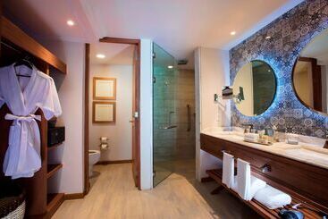 استراحتگاه Krystal Grand Puerto Vallarta