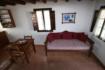 Anna Traditional Apartments