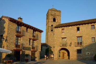 Apartamentos El Palacete De Ainsa