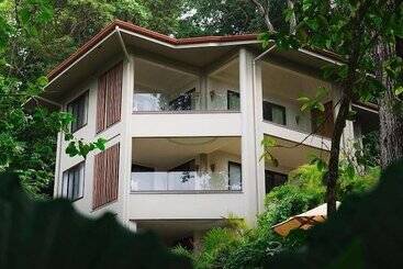 Arenas Del Mar Beachfront & Rainforest Resort Member Of The Cayuga Collection