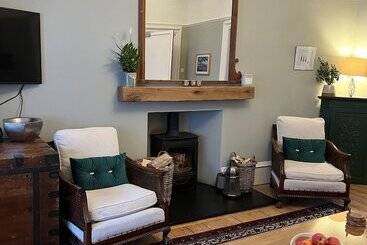 تختخواب و صبحانه Bythesea Guest House