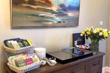 تختخواب و صبحانه Bythesea Guest House