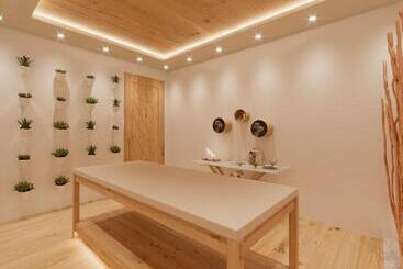 هتل Aegean Melathron Thalasso Spa