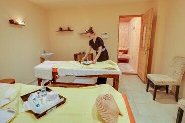 هتل Aegean Melathron Thalasso Spa