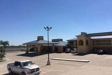 هتل Americas Best Value Inn Bishop Kingsville