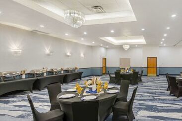 هتل Comfort Suites Ogden Conference Center