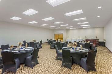 هتل Comfort Suites Ogden Conference Center