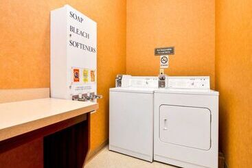 هتل Comfort Suites Redmond Airport