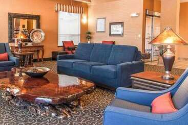 هتل Comfort Suites Redmond Airport