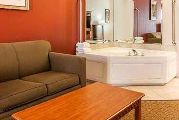 هتل Comfort Suites Redmond Airport