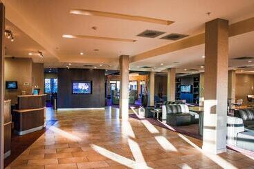 هتل Courtyard By Marriott Norman