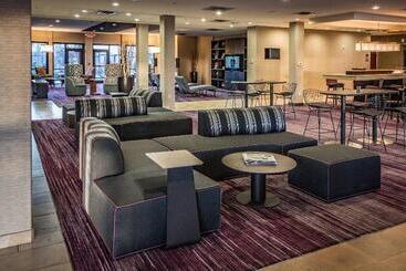 هتل Courtyard By Marriott Norman