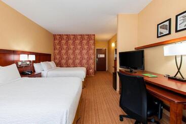 هتل Courtyard By Marriott Chicago Schaumburg/woodfield Mall